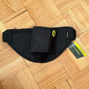 Waistpack for running with water bottle holder